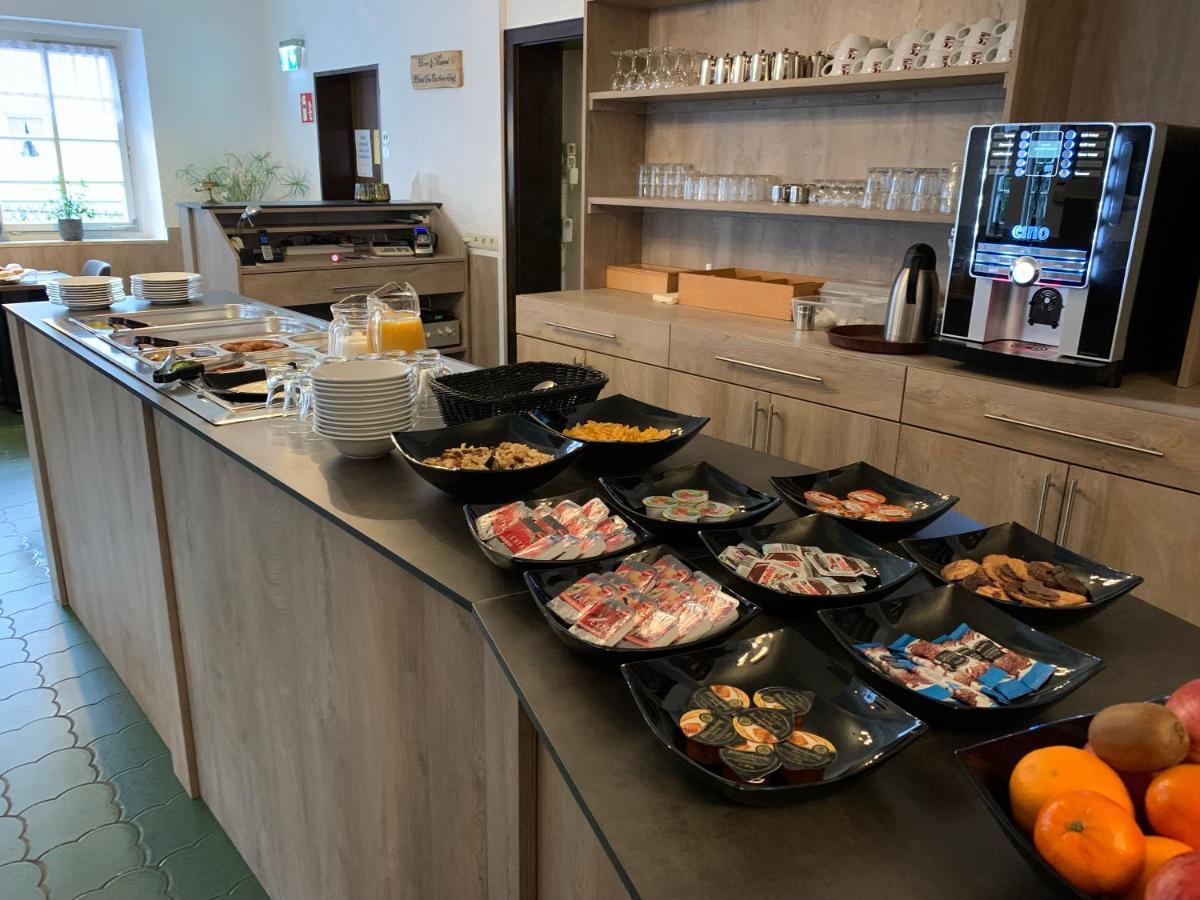 Garni Hotel Im Fachwerkhof ジンメラート エクステリア 写真